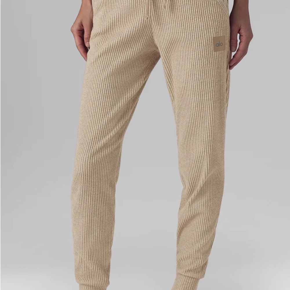 ALO Yoga Women's Muse Sweatpants